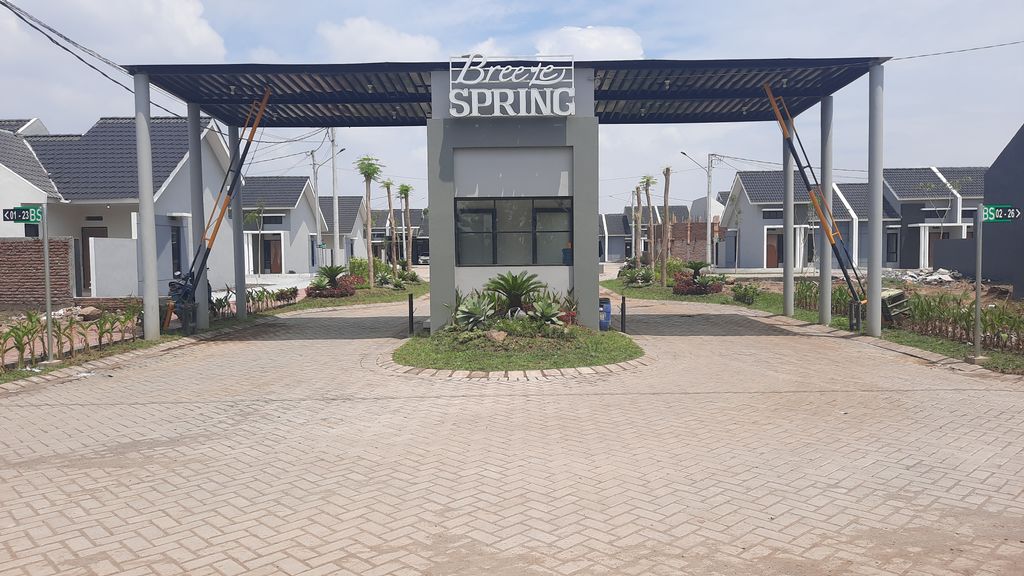foto gerbang perumahan BREEZE SPRING