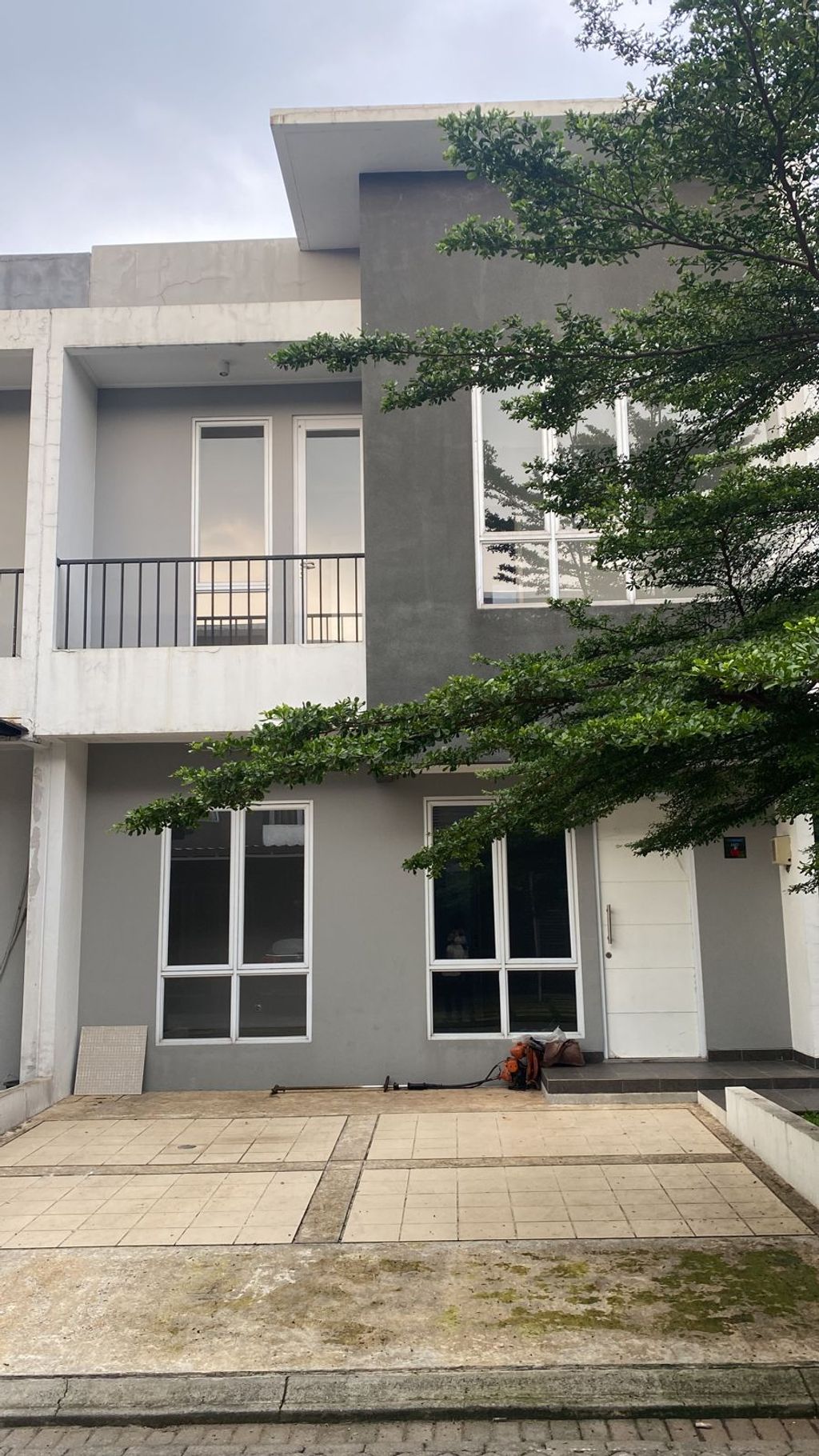 foto tampak rumah tipe LILY perumahan SERPONG JAYA THE HEIGHT