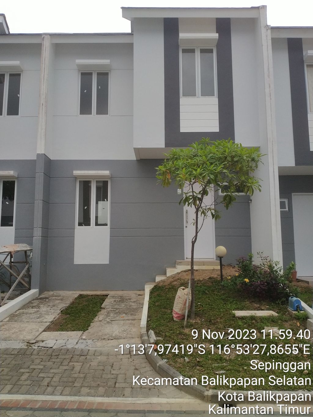 foto tampak rumah tipe Detail 47 (Komersil) perumahan GRAND CITY BALIKPAPANCLUSTER HAYFIELD TAHAP 2