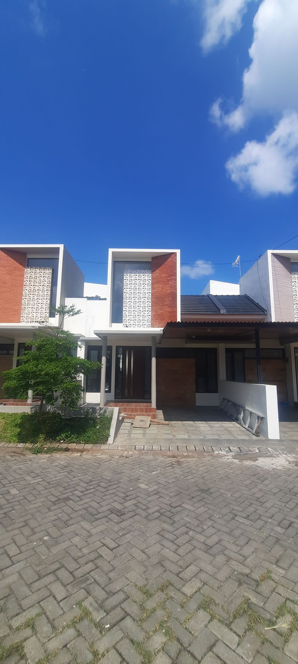 foto contoh rumah perumahan THE RICH SASANDO