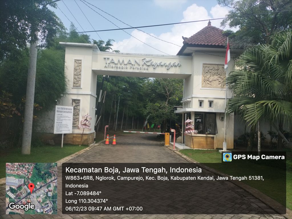 foto gerbang perumahan Taman Kayangan Tahap IV