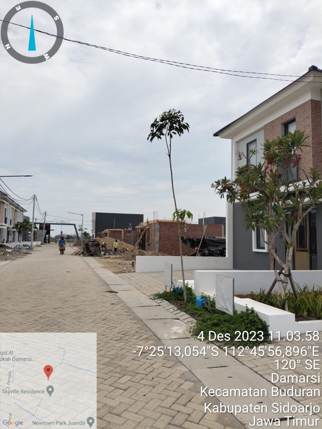 foto tampak rumah tipe FREMONT PLUS perumahan SKYVILLE RESIDENCE