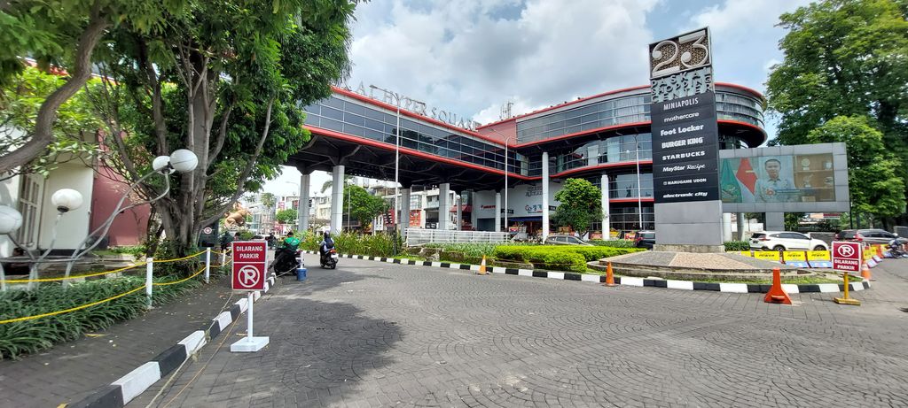 foto gerbang perumahan Ruko Paskal Hyper Square