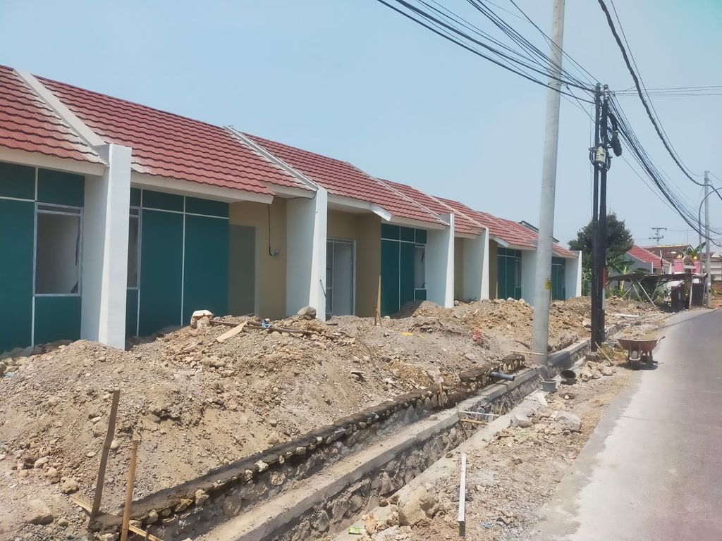 foto posisi tengah perumahan PERUMNAS BATURSARI III