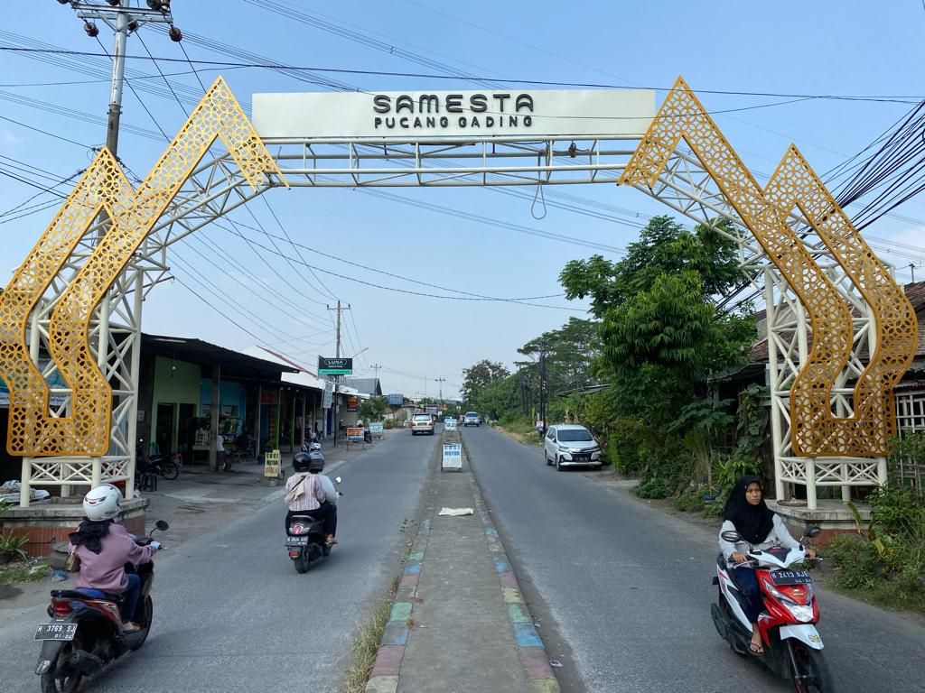 foto gerbang perumahan PERUMNAS BATURSARI III
