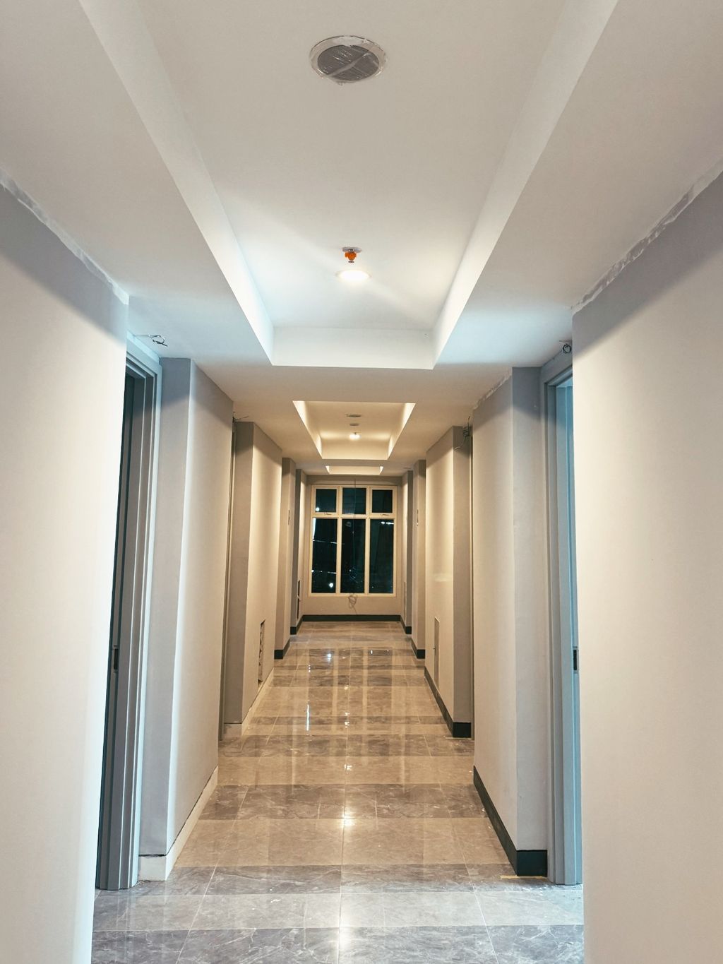 foto tampak rumah tipe SIL1 perumahan TOWER BELLA, EAST COAST MANSION