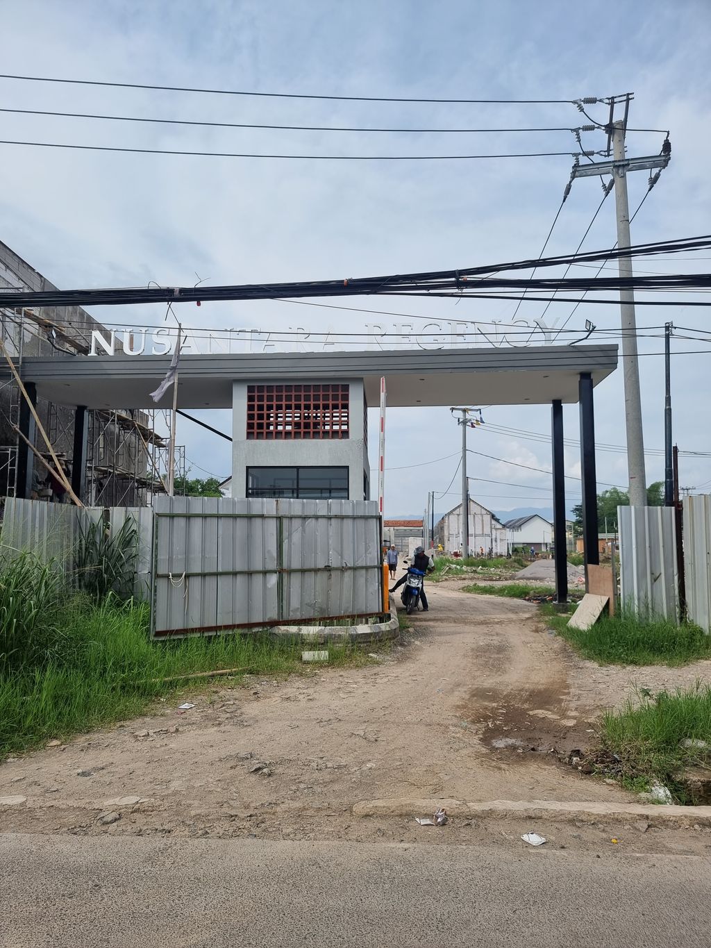 foto gerbang perumahan NUSANTARA REGENCY