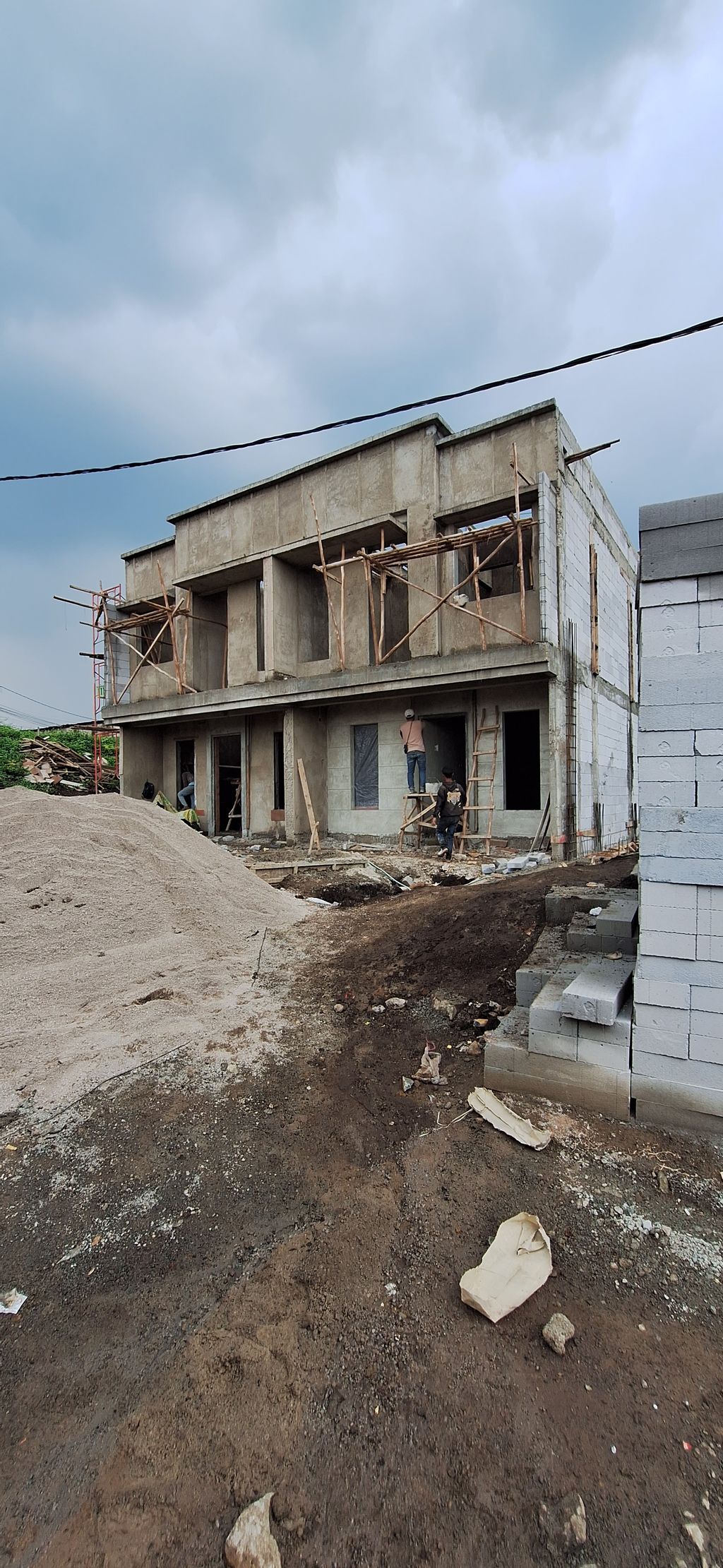 foto posisi tengah perumahan ANUGRAH PROPERTY ISTANA BERJAYA