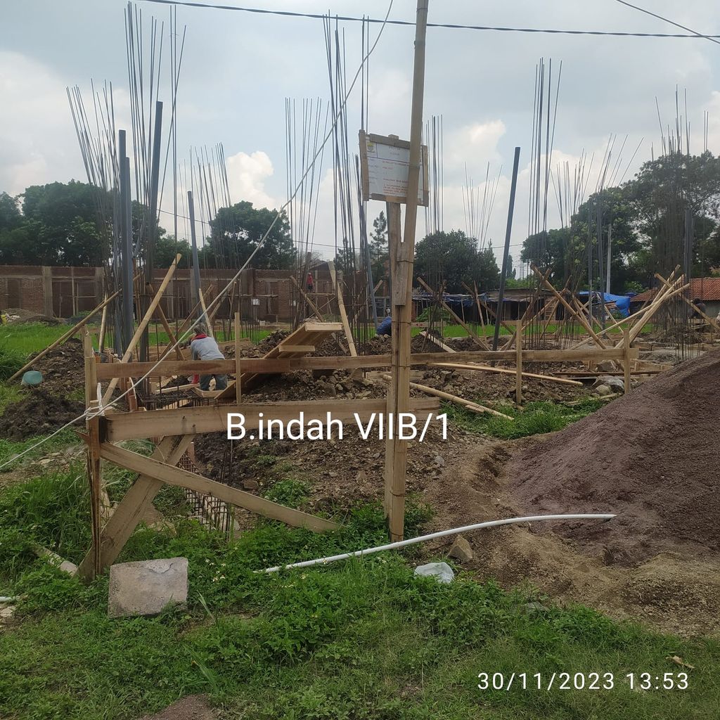 foto tampak rumah tipe 108/135 perumahan BATUNUNGGAL INDAH ESTATE BI & BIR