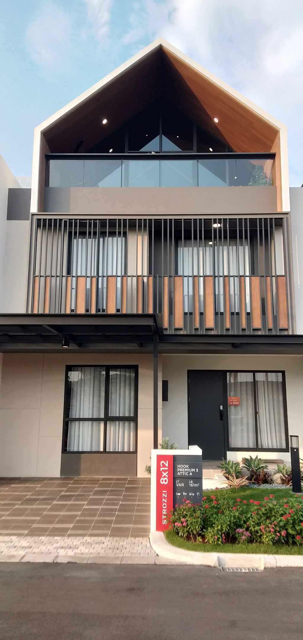 foto contoh rumah perumahan CLUSTER STROZZI