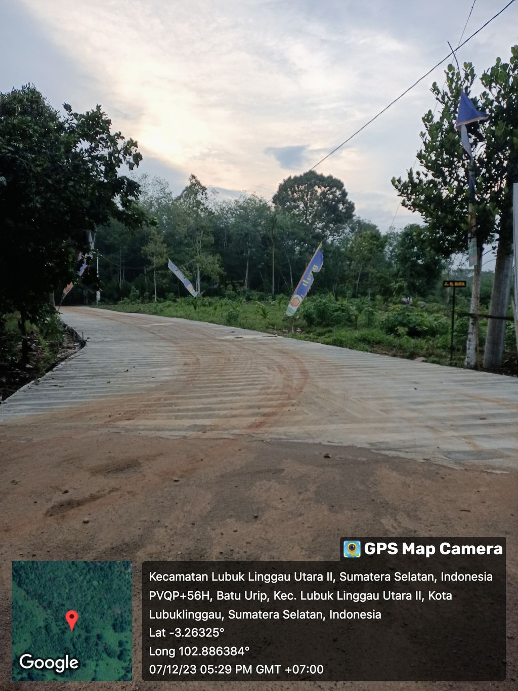 foto gerbang perumahan BEVERLY HILLS VILLAGE 1