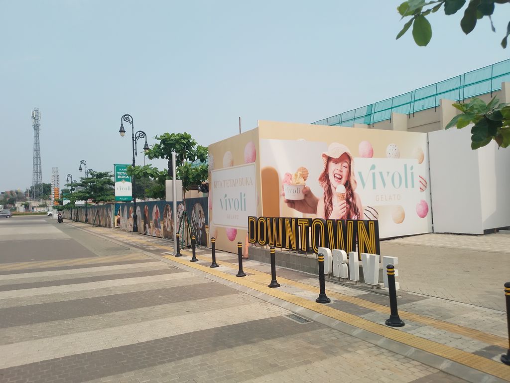 foto posisi tengah perumahan RUKO DOWNTOWN DRIVE (CLUSTER VOLTA)