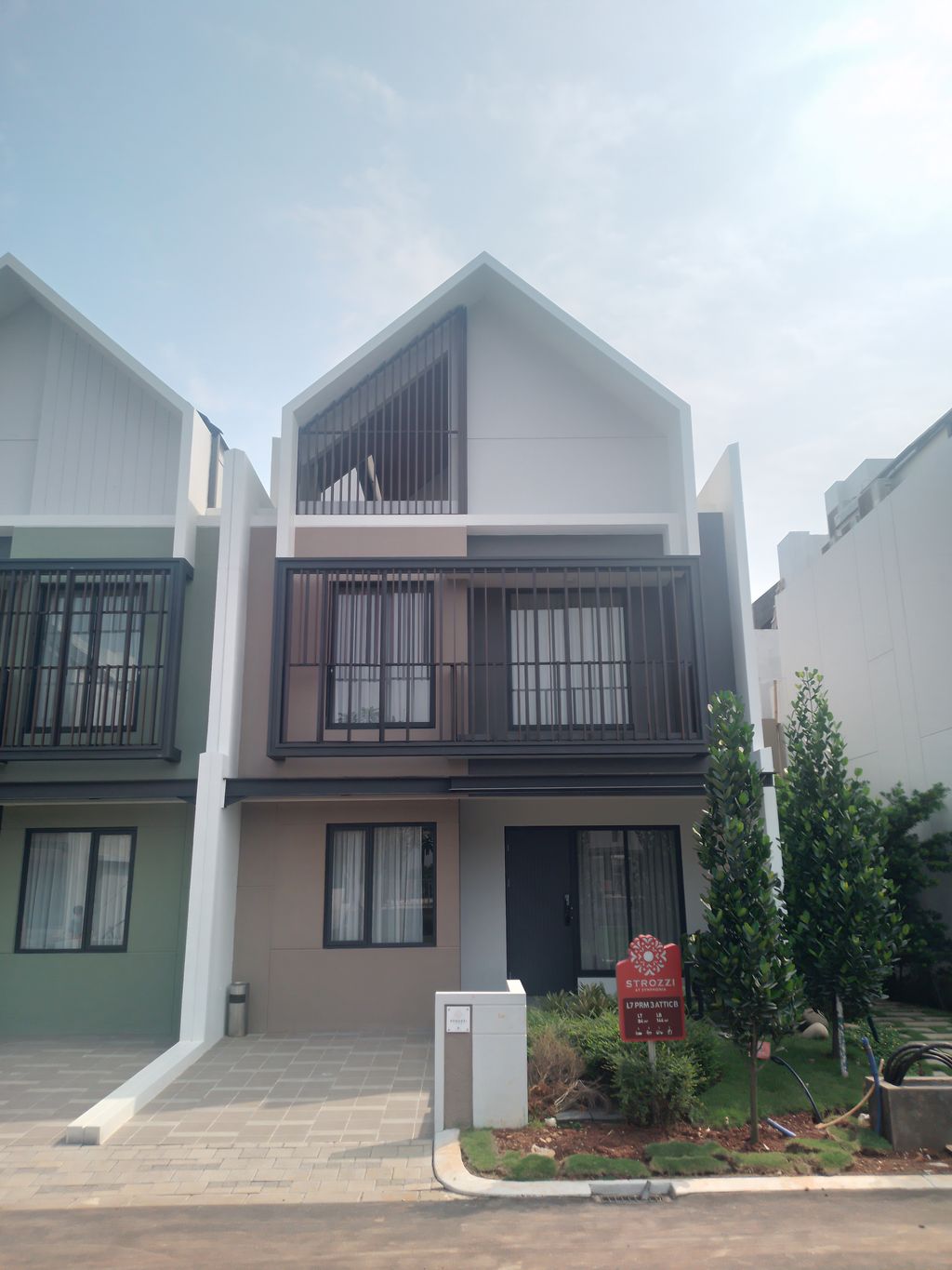 foto contoh rumah perumahan CLUSTER LEONORA