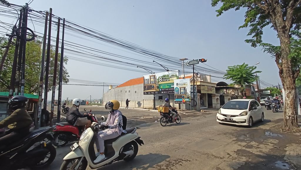 foto gerbang perumahan AMEGA WESTPARC