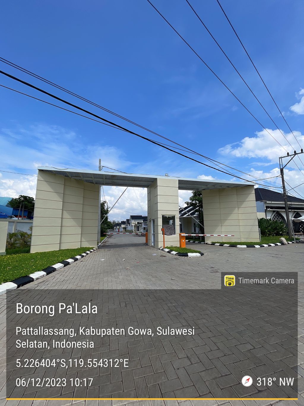 foto gerbang perumahan Griya Kenari Pattalassang