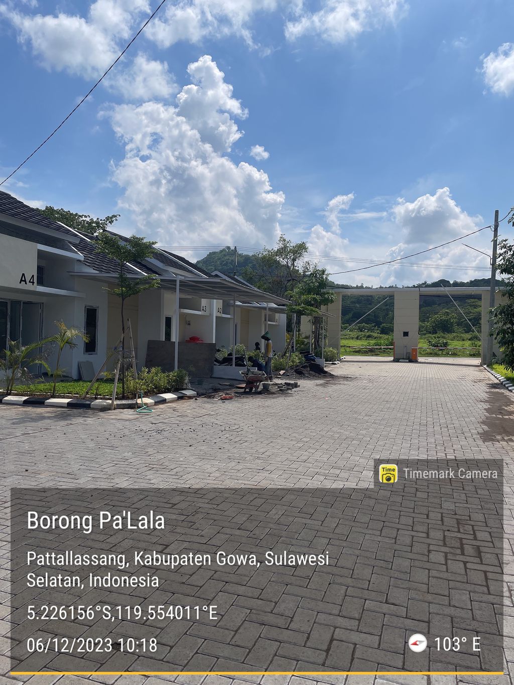 foto posisi tengah perumahan Griya Kenari Pattalassang