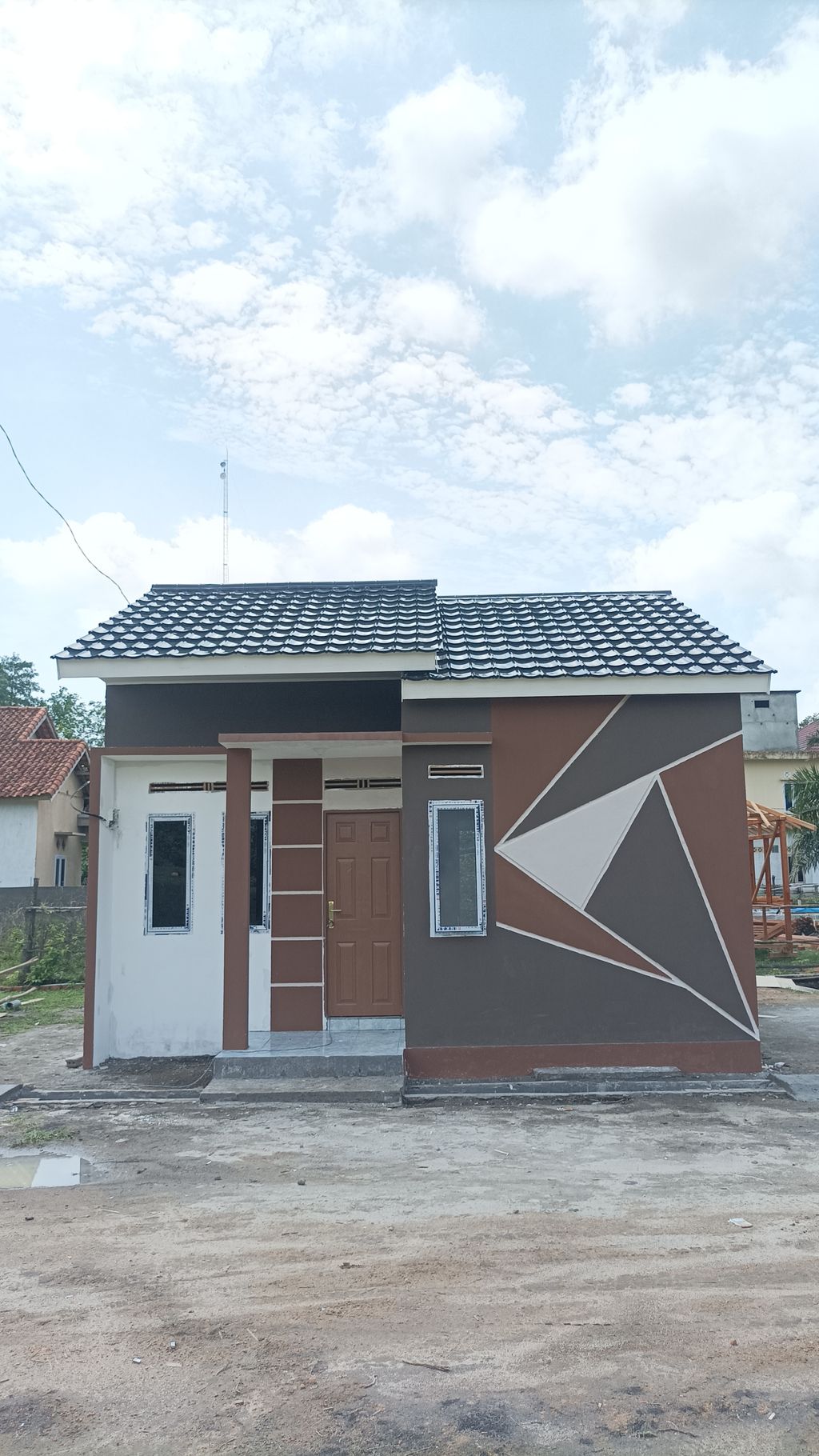 foto contoh rumah perumahan TERRAZ REGENCY