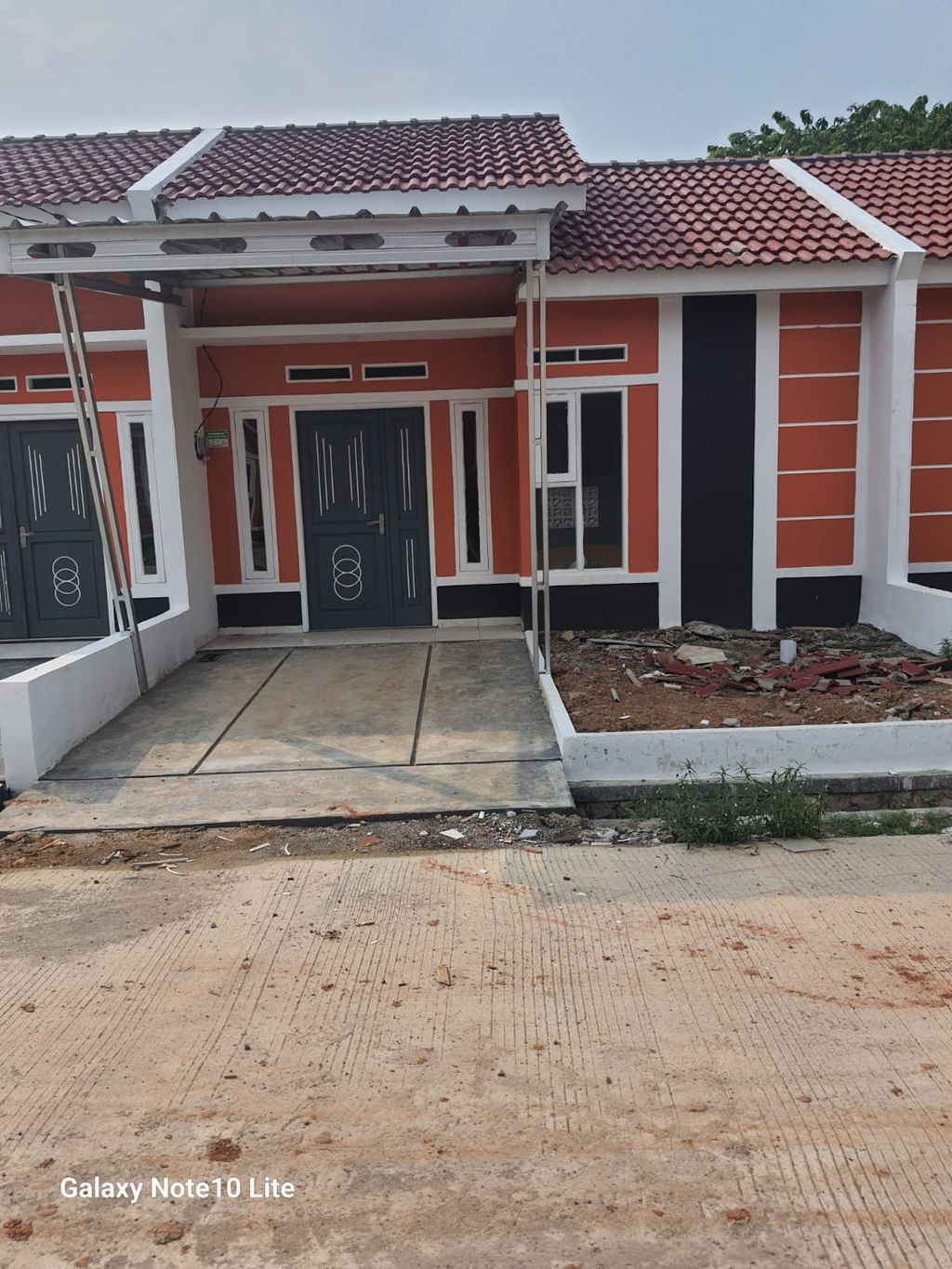 foto tampak rumah tipe standar perumahan Villa Athaland Sindangmulya 3