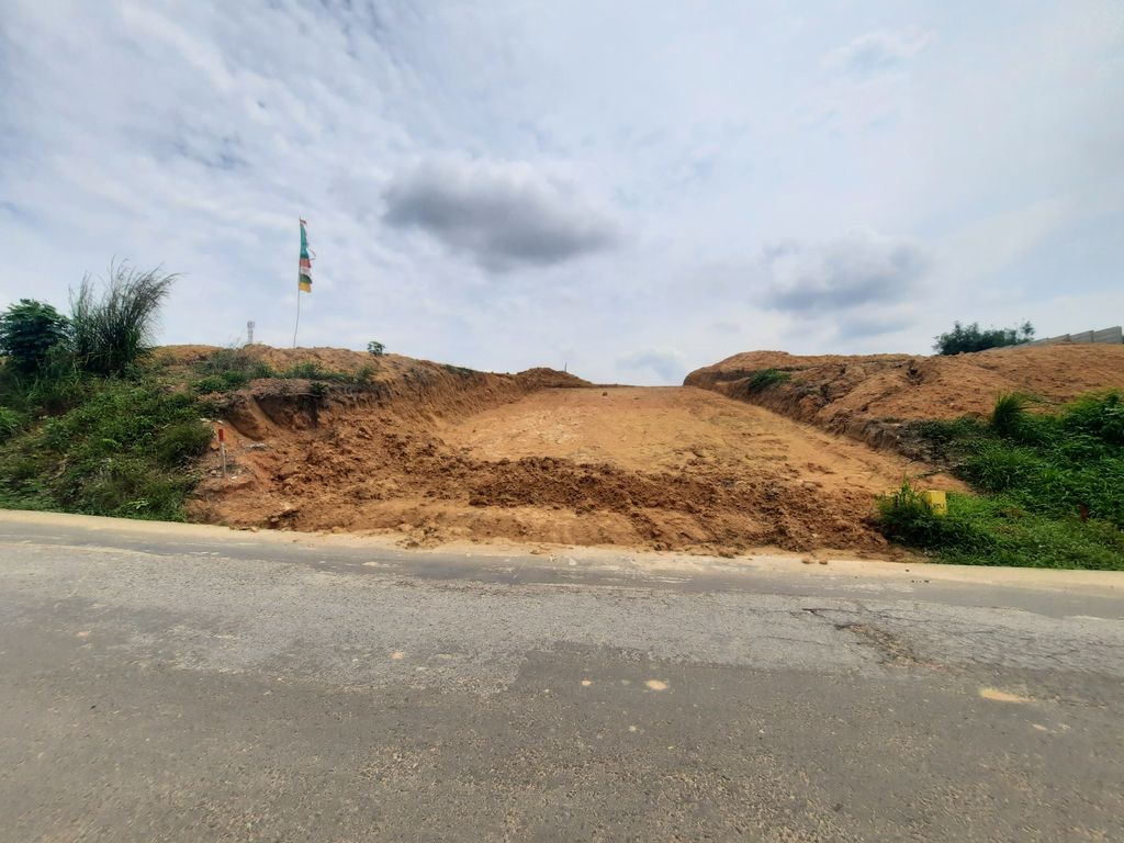 foto gerbang perumahan BUKIT INDAH PATTIMURA