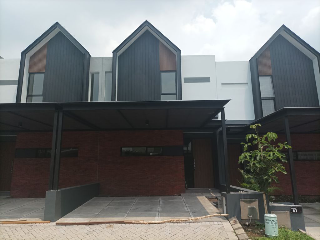 foto contoh rumah perumahan ROYAL RESIDENCE