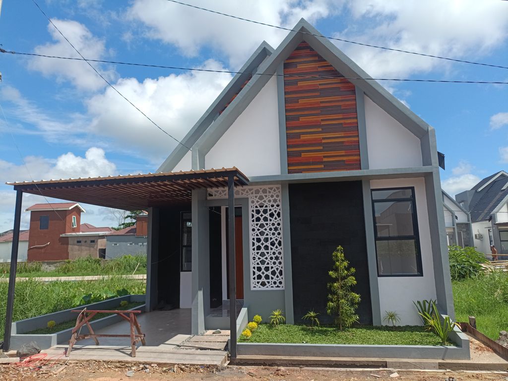 foto tampak rumah tipe Zalika perumahan Royal Mahatama (T.60)