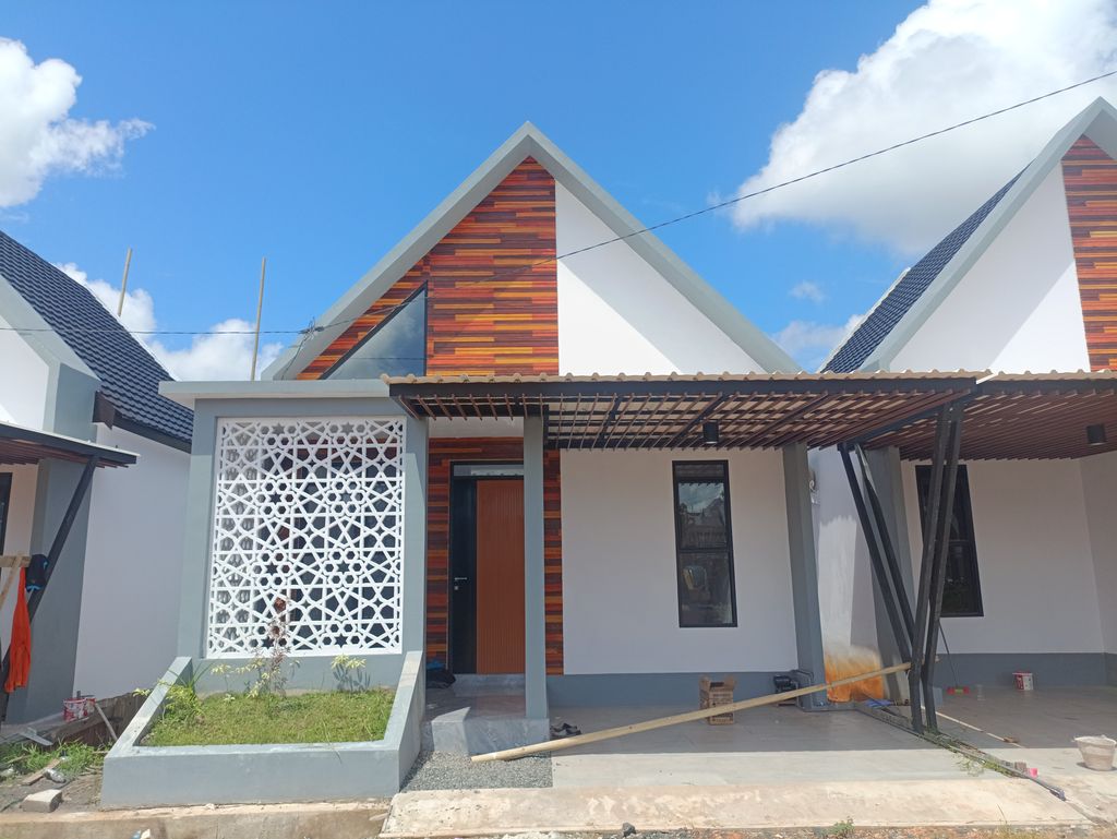 foto tampak rumah tipe Osmen perumahan Royal Mahatama (T.60)