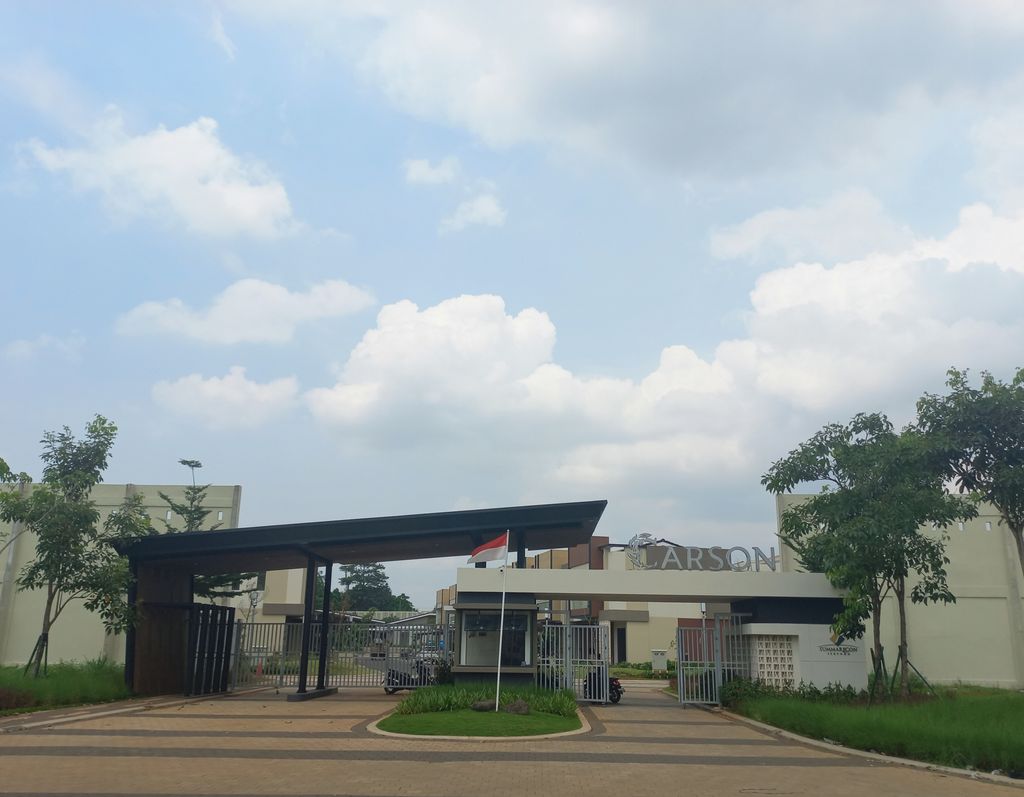 foto gerbang perumahan CLUSTER CARSON