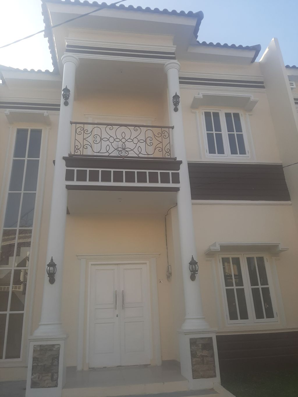 foto contoh rumah perumahan DV VILLAGE
