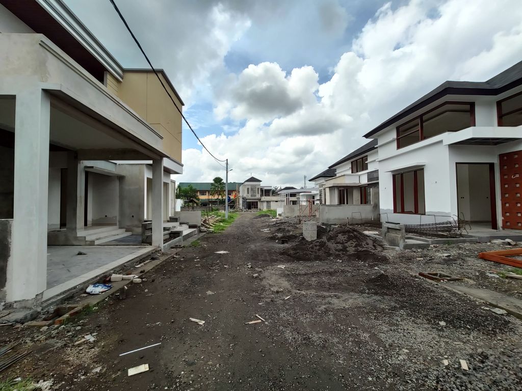 foto posisi tengah perumahan PERUMAHAN GREEN BOULEVARD SELAGALAS