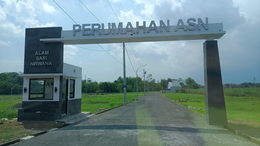 foto gerbang perumahan Alam Sari Nirwana