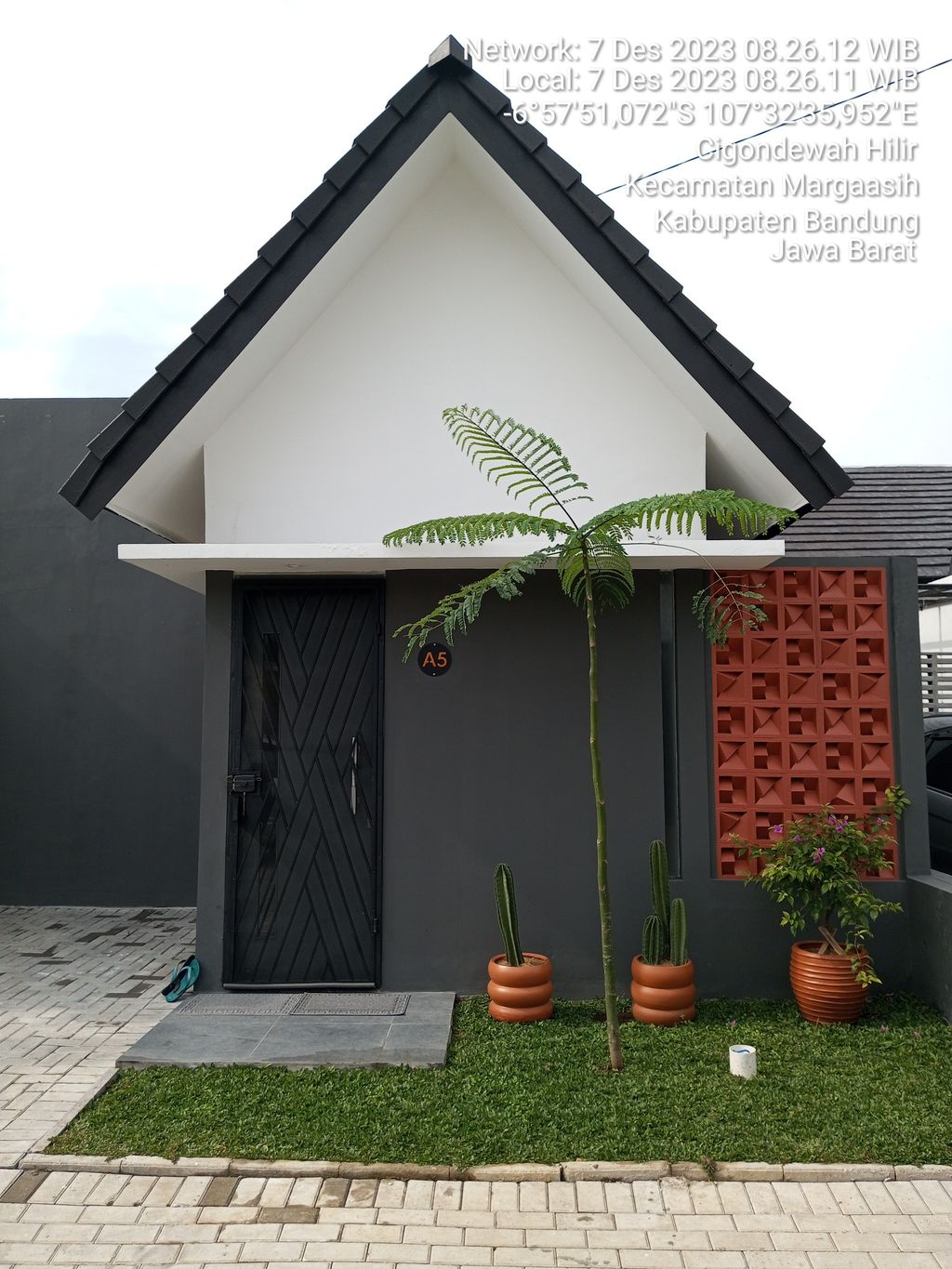 foto contoh rumah perumahan The Royal Harmony