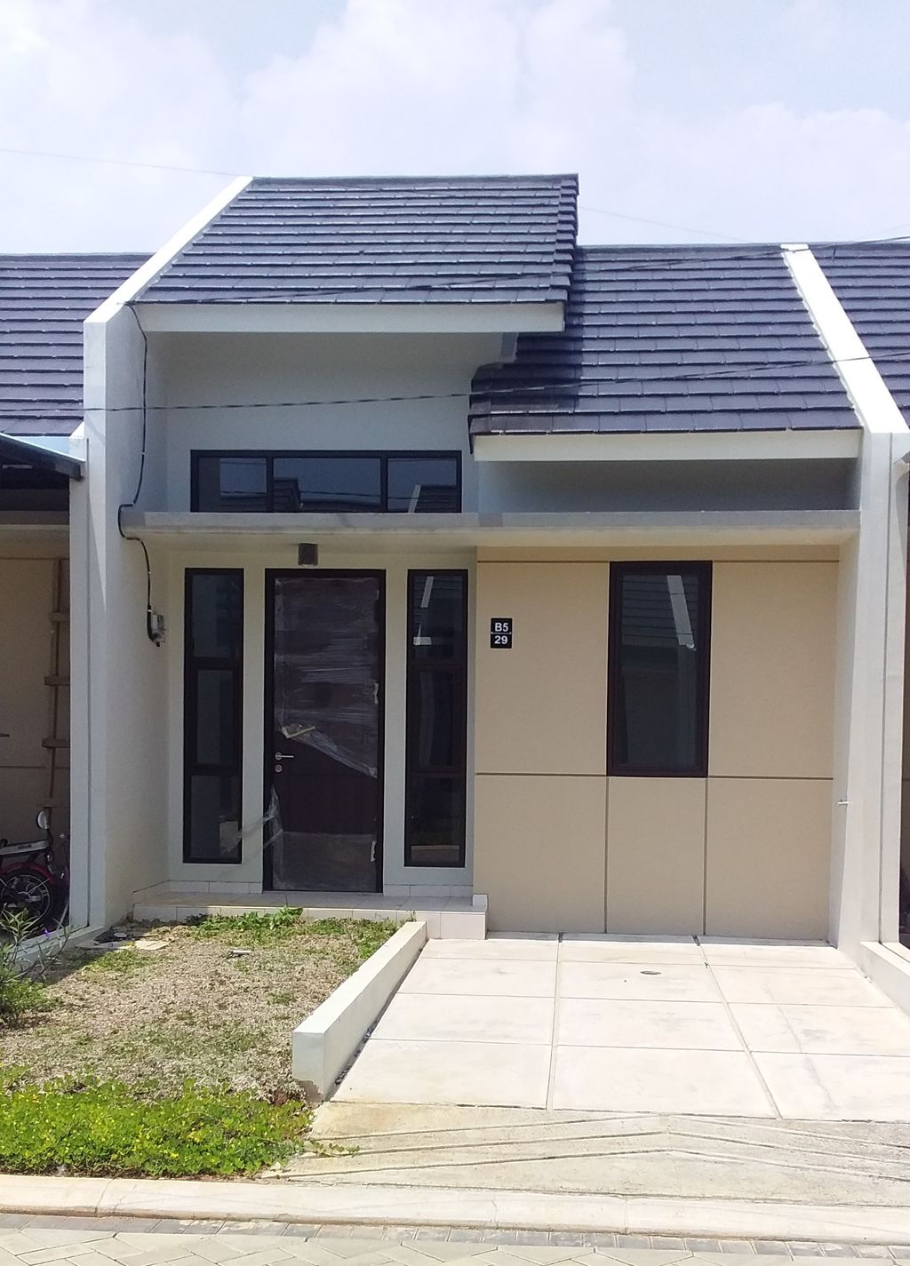foto tampak rumah tipe 60/35 B perumahan KSO PURI CEMPAKA