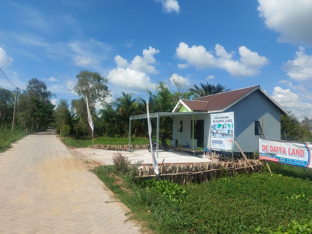 foto gerbang perumahan DE DAFFA LAND