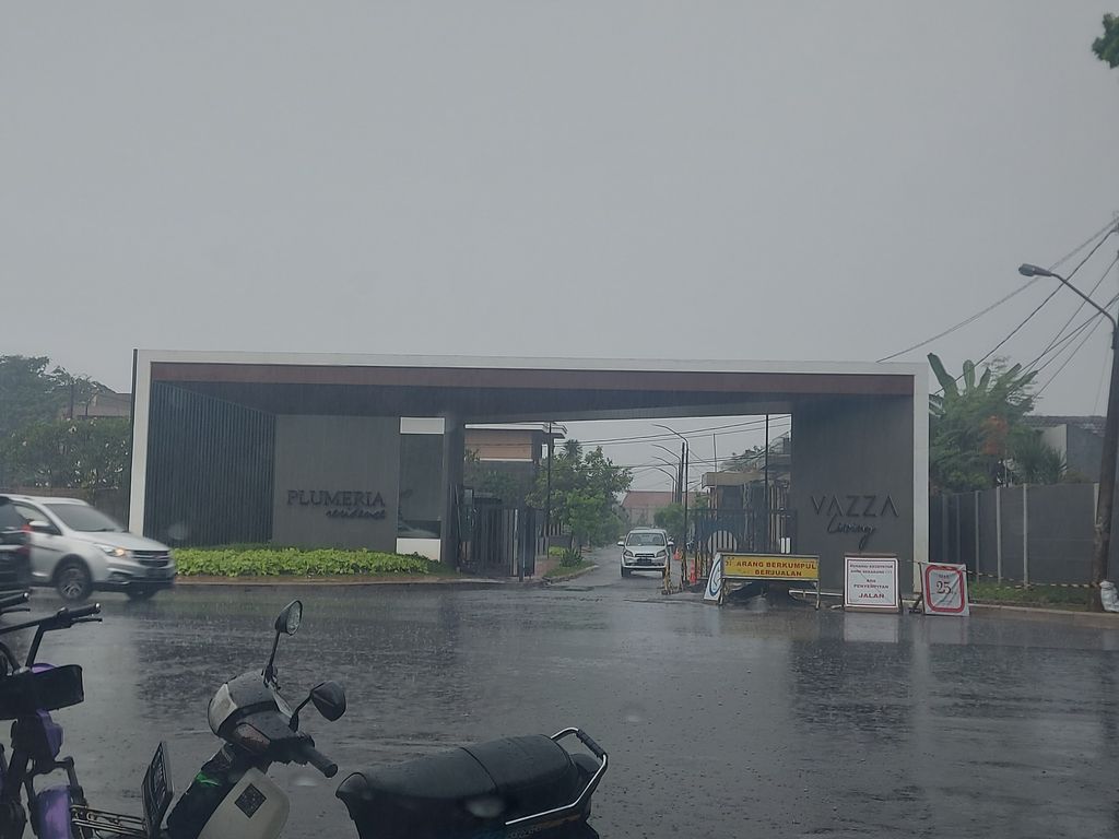 foto gerbang perumahan GRAHA RAYA VAZZA