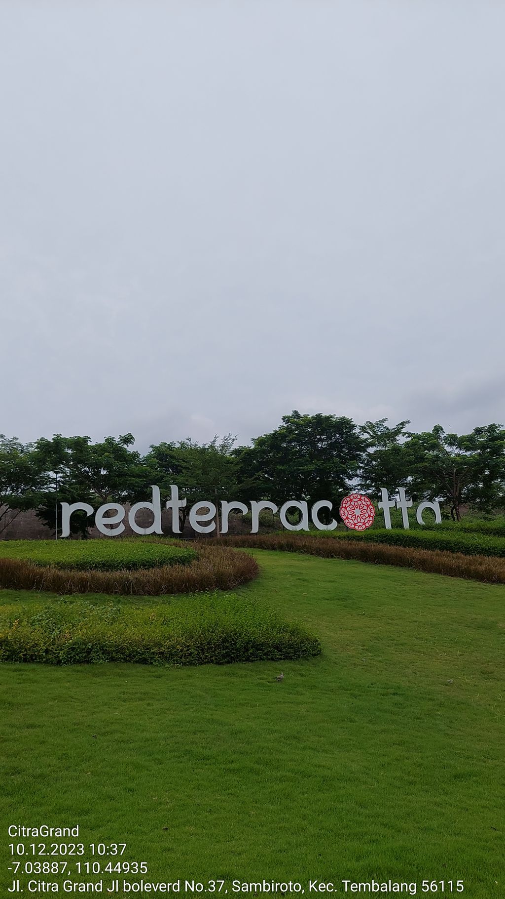 foto gerbang perumahan CitraGrand - Red Terracotta 2
