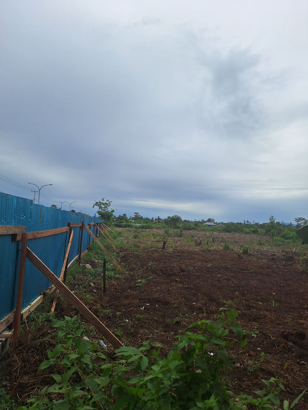 foto contoh rumah perumahan RAFFLESS RESIDENCE 3