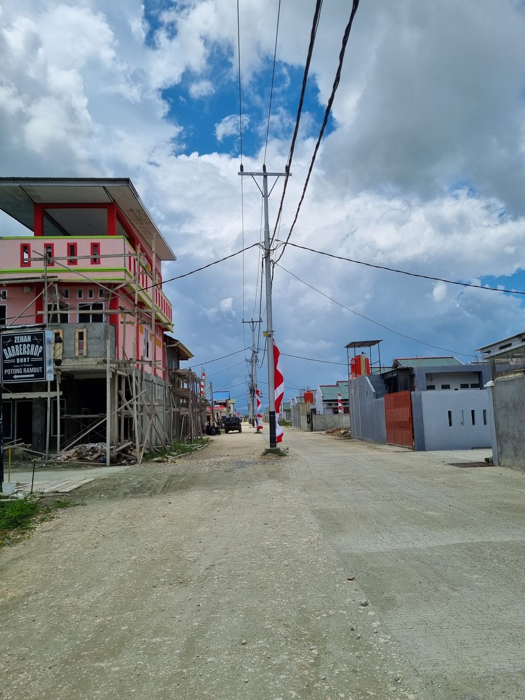 foto posisi tengah perumahan GRAHA REGENCY HOLTEKAMP