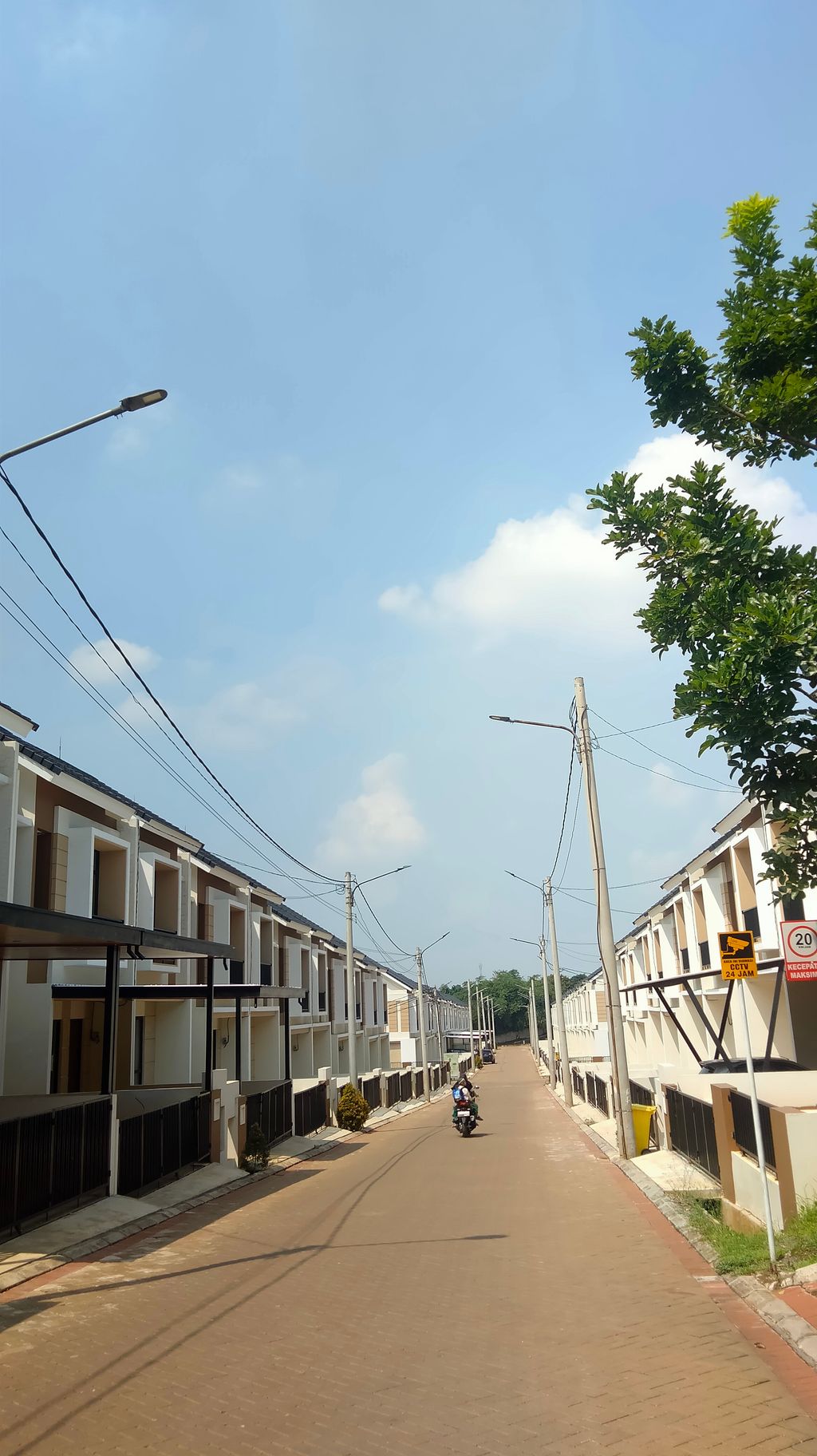 foto posisi tengah perumahan CASA ARJUNA EXT