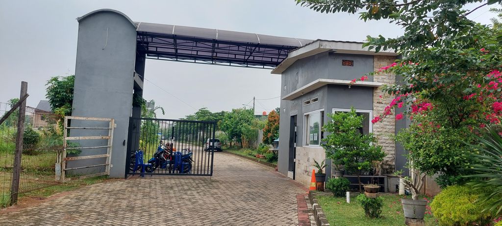 foto gerbang perumahan GRIYA CHANDRA KALISARI