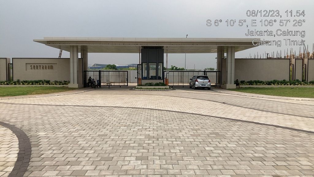 foto gerbang perumahan SENTARUM
