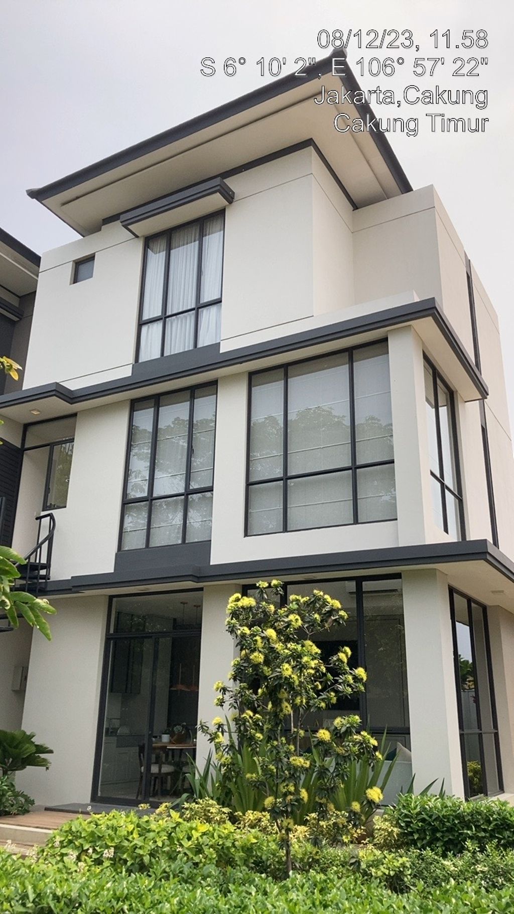 foto contoh rumah perumahan SENTARUM