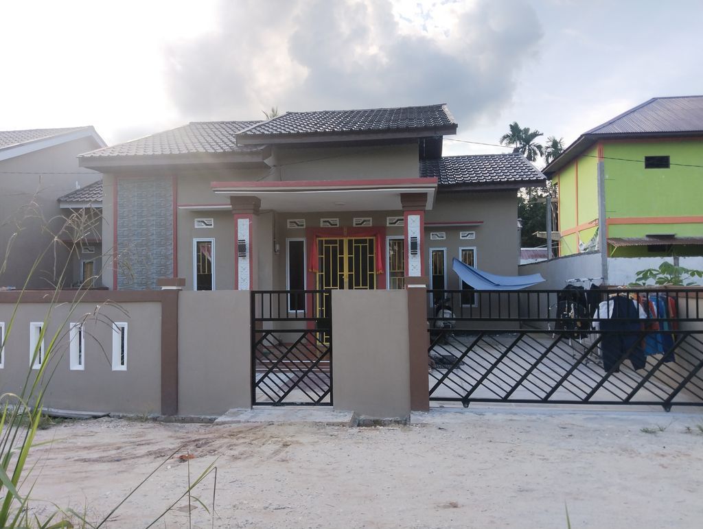 foto tampak rumah tipe 70 perumahan Graha asri