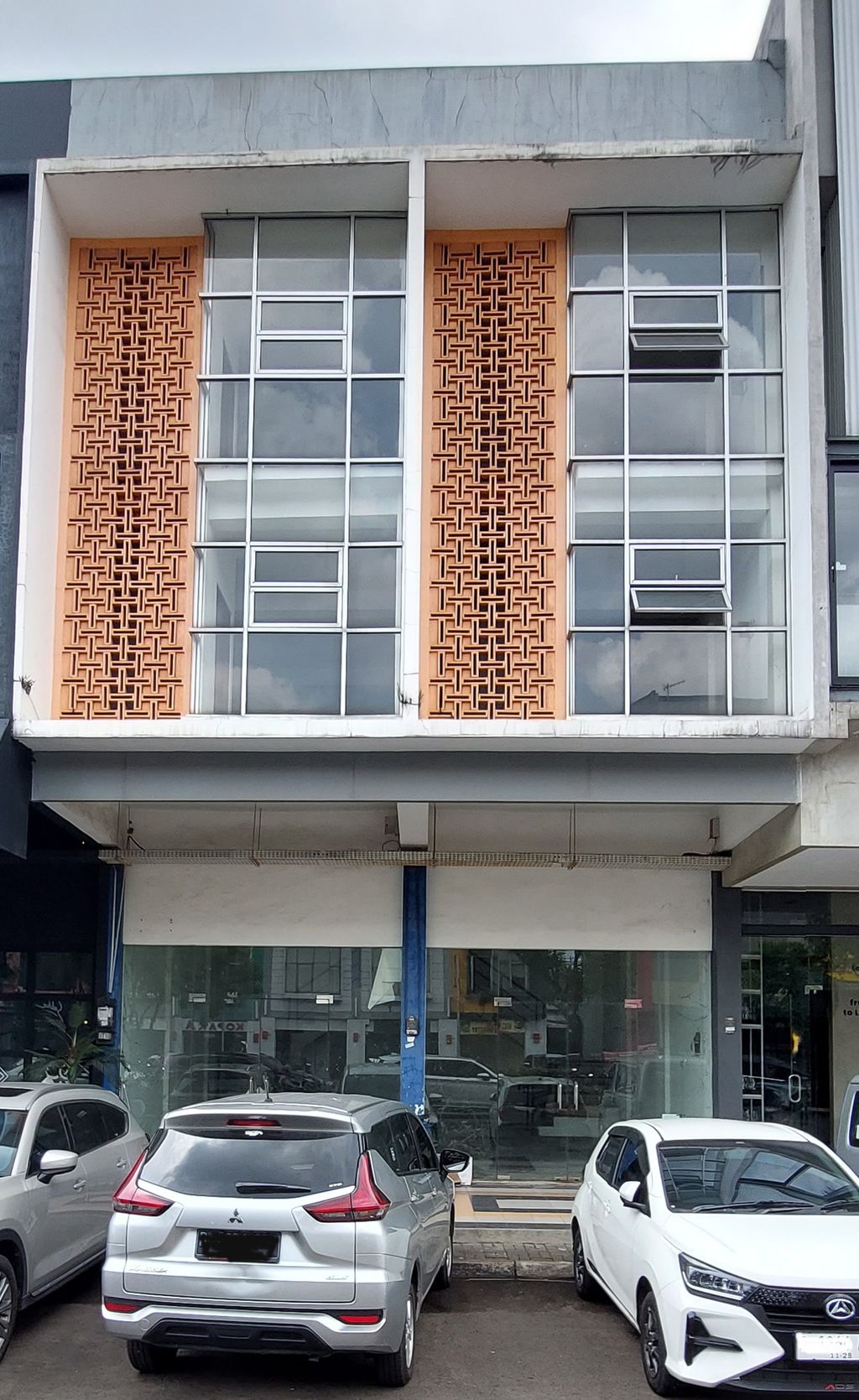foto tampak rumah tipe Ruko F (52/156) perumahan Ruko Paskal Hyper Square