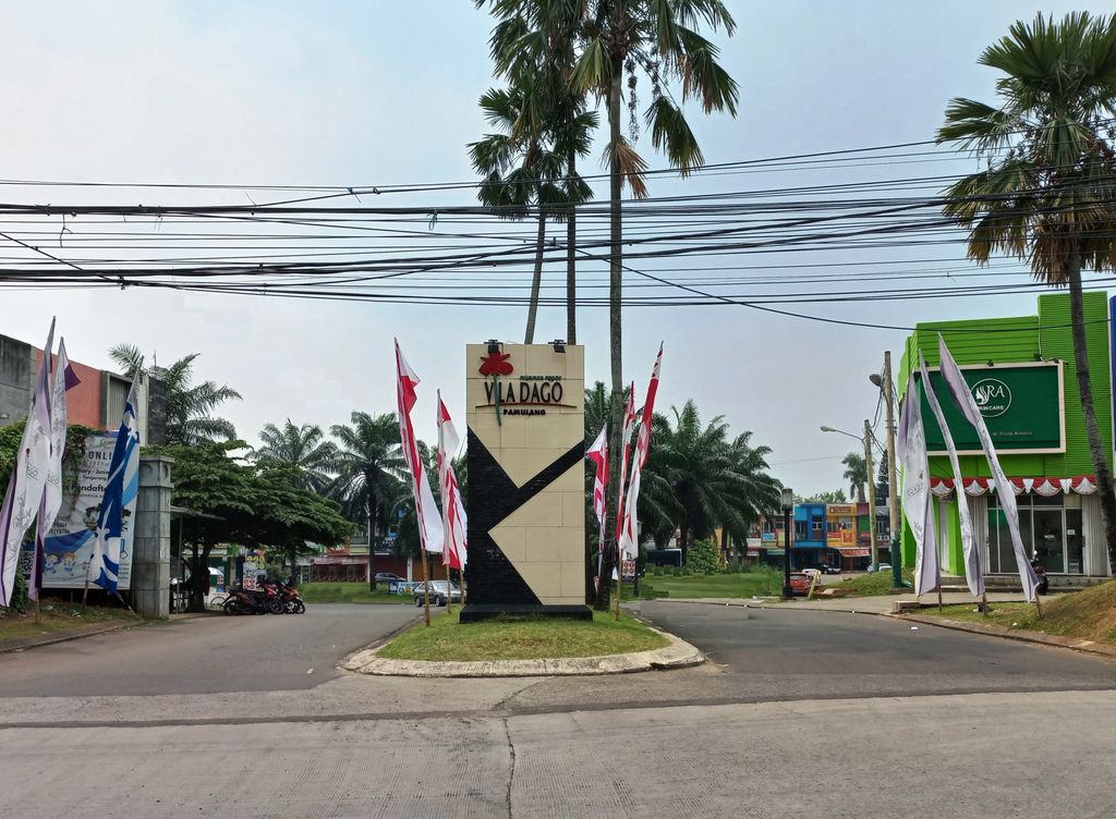 foto gerbang perumahan VILA DAGO PAMULANG - 5