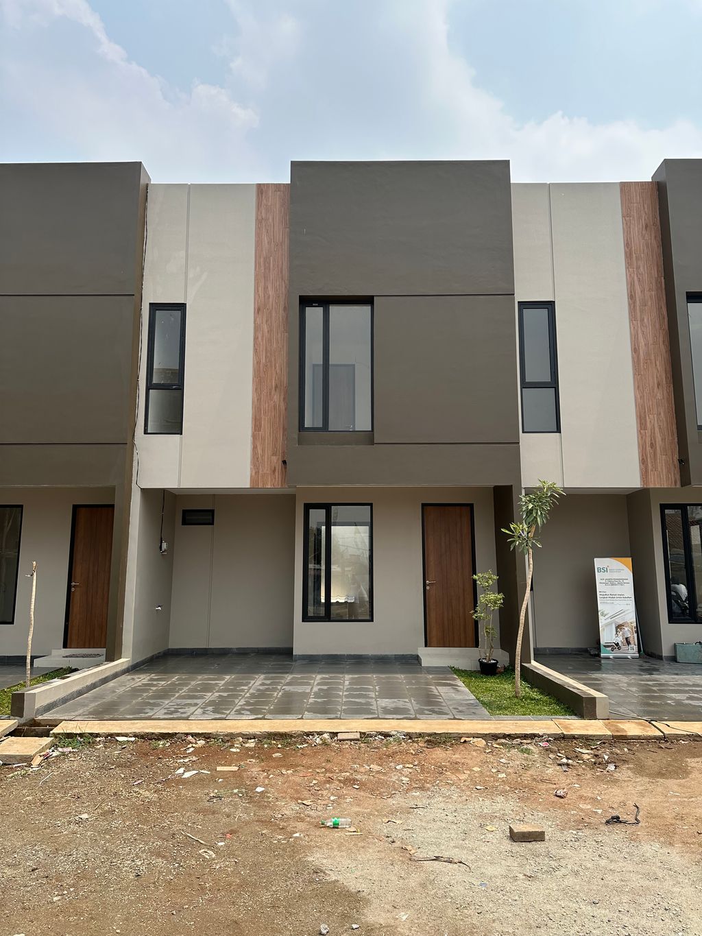 foto tampak rumah tipe Standard B perumahan Kayu Manis Greenhill
