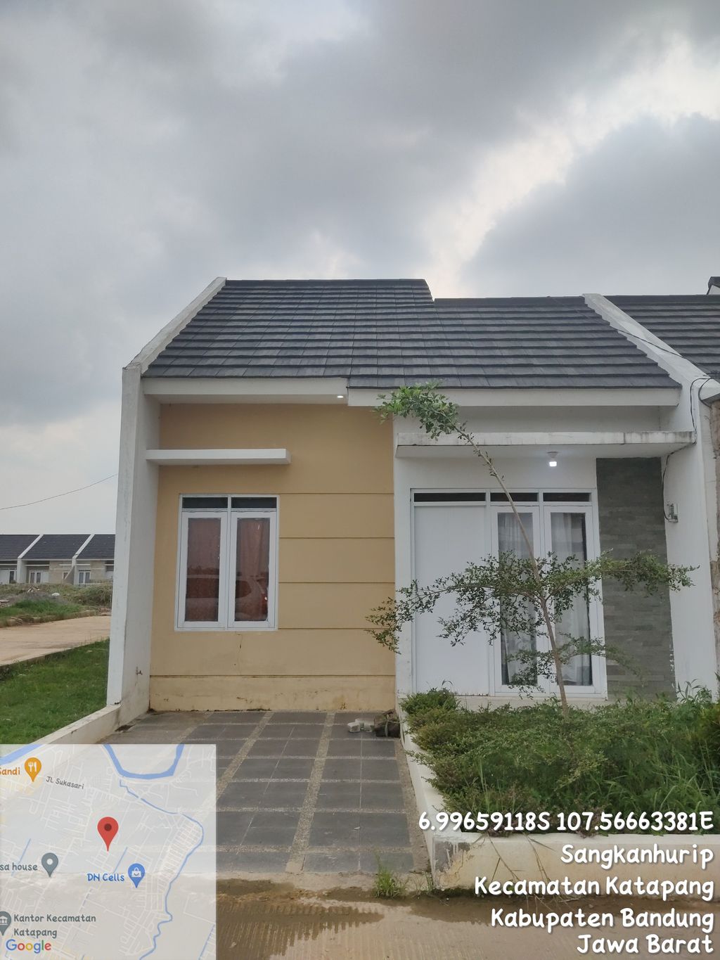 foto tampak rumah tipe 36/72 perumahan TEDUH KATAPANG