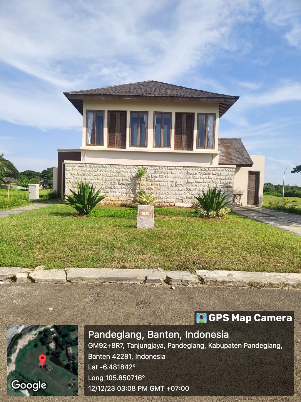 foto contoh rumah perumahan VILLA BERANDA