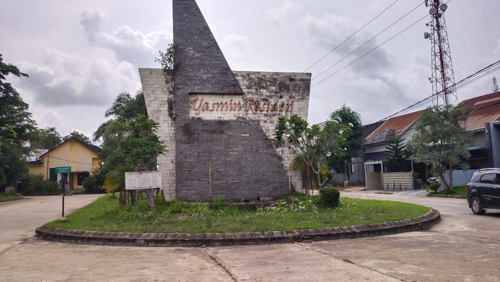 foto gerbang perumahan Yasmin Residen