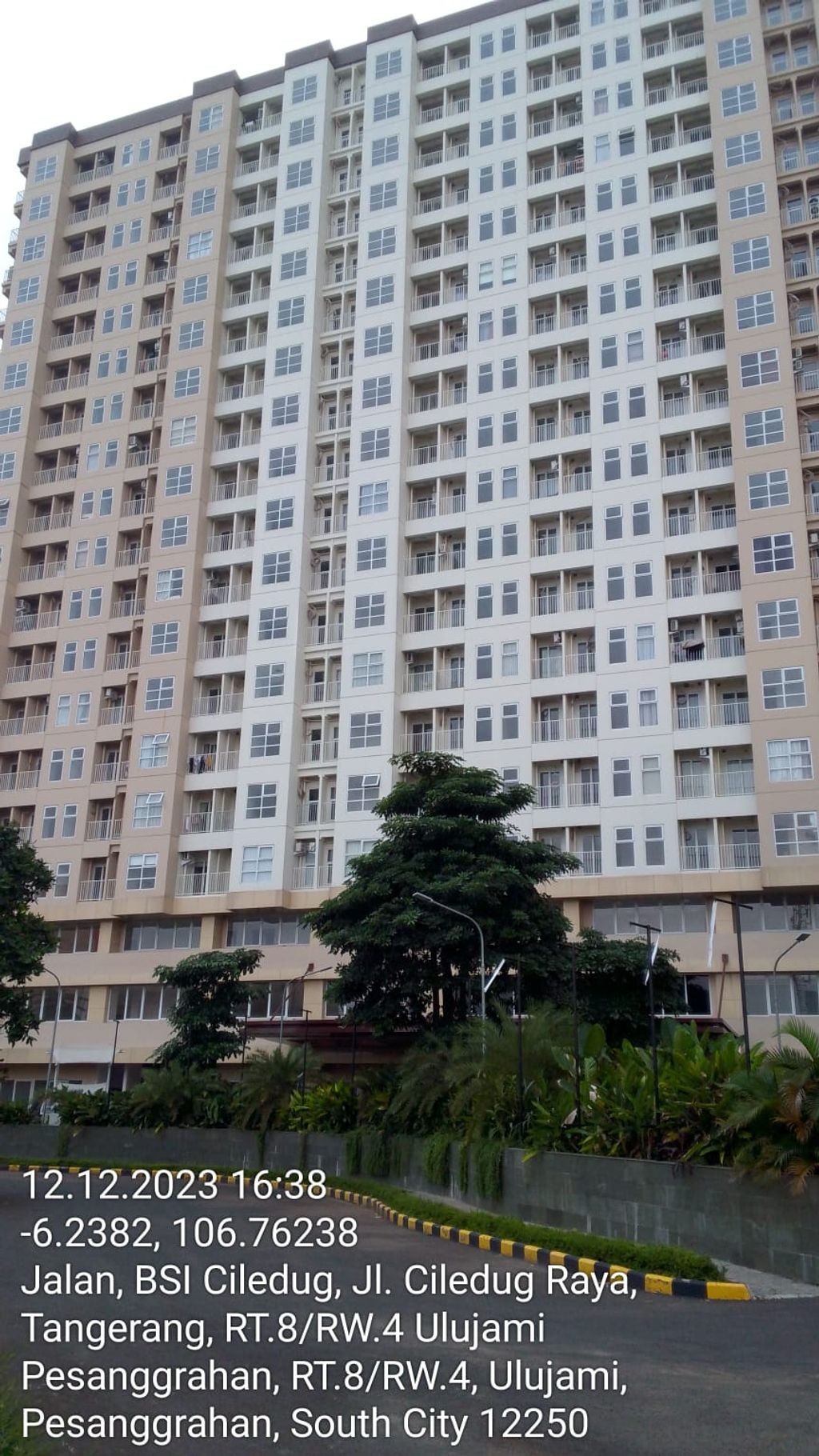 foto posisi tengah perumahan KEBAYORAN APARTMENT