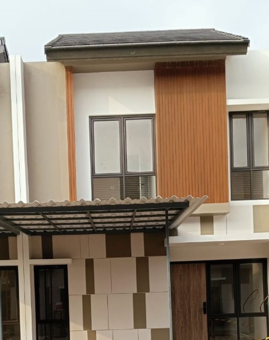 foto tampak rumah tipe SAPPHIRE perumahan GRAND ALMAS RESIDENCE